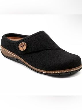 Earth Women's Ezra Button Wrap Slip-On Clogs 7 W